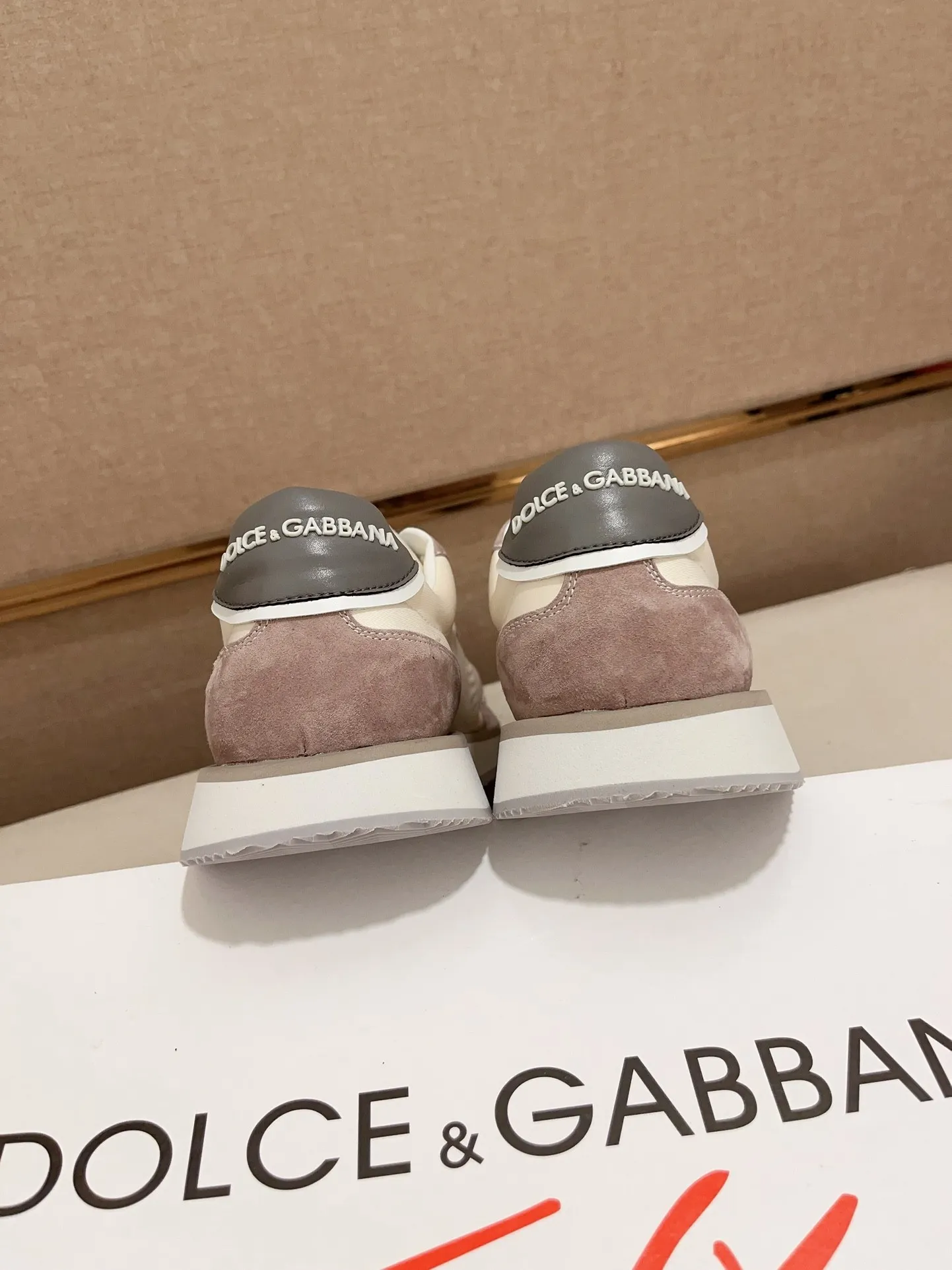 Factory price: 420💰Counter quality, [Proud] DG's latest casual, original quality men's shoes🤠Imported top layer💕Soft sheepskin lining [Proud] In terms of materials and workmanship, it beats all versions on the market💕Highest quality shipments Real photos🎬😇❤Fabrics and imported rubber materials highlight the unique charm of the brand😘The shoelaces are also original custom-made👻Classic lace-up shoes are very comfortable on the feet , code number 38-44 (45.46 can be customized)